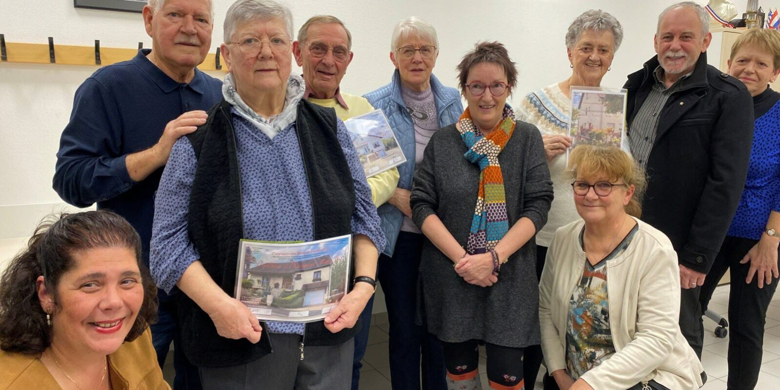 les-prix-ont-ete-remis-aux-laureats-du-concours-de-maisons-fleuries-1765046760